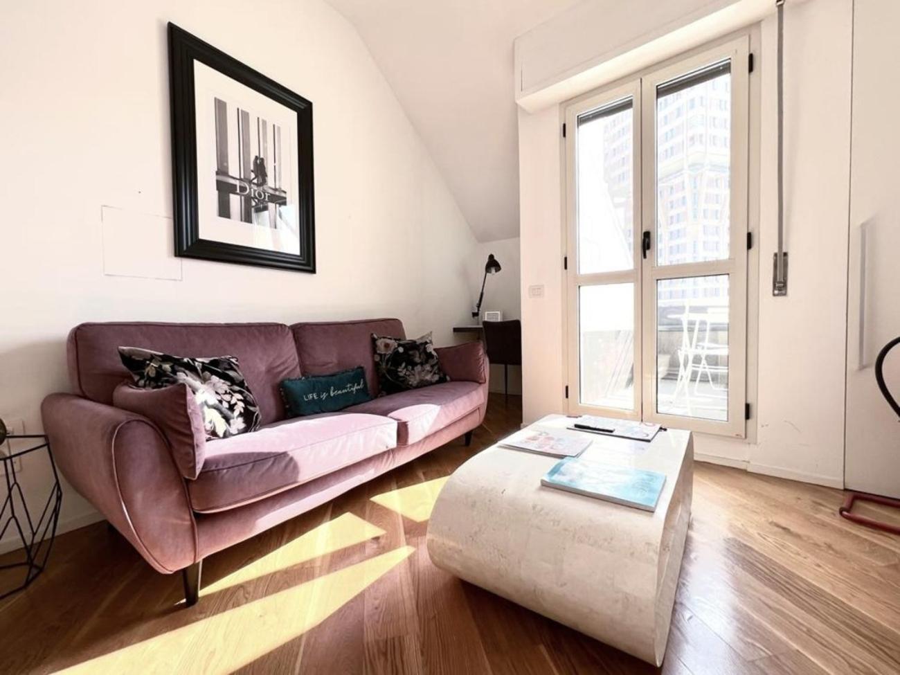 Comecasa Attic 5 Min Walk From Duomo มิลาน ภายนอก รูปภาพ