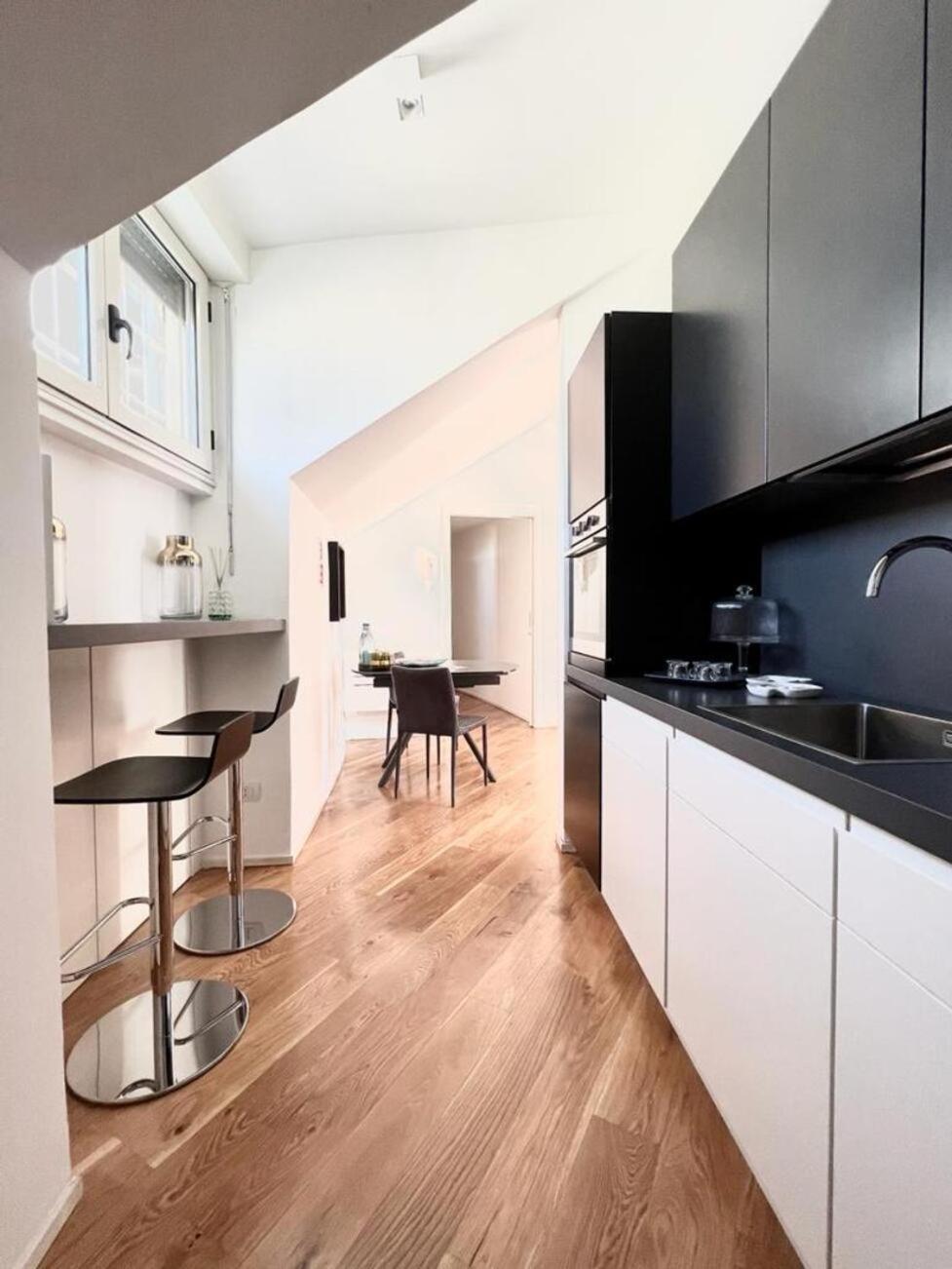 Comecasa Attic 5 Min Walk From Duomo มิลาน ภายนอก รูปภาพ